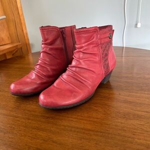 Rockport Red Leathet Ankle Booties with Ruched Detail